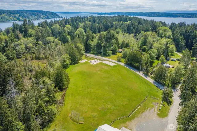 Park in center of island.