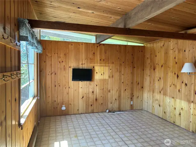 Open plan living/dining/kitchen.
