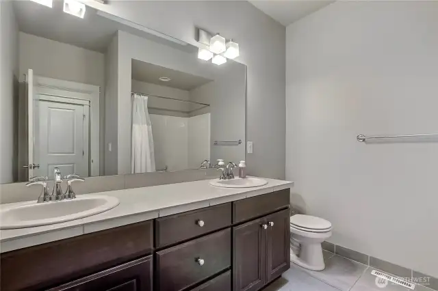 Main hall bath