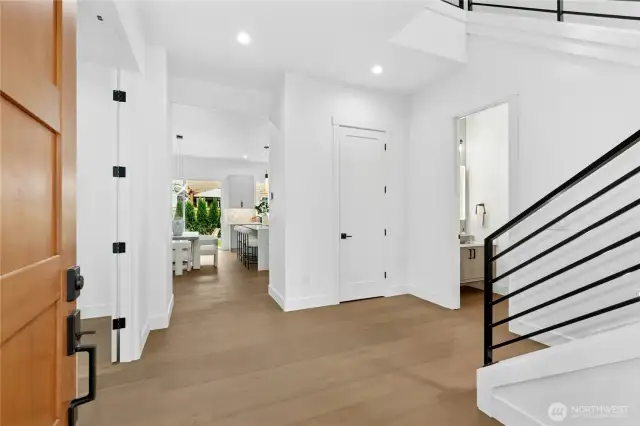 Open and bright foyer