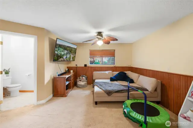 Bonus space with convenient access to scond bathroom.