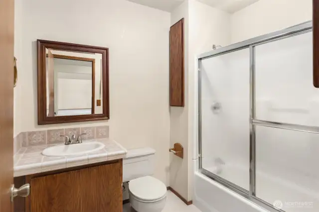 lower full bath
