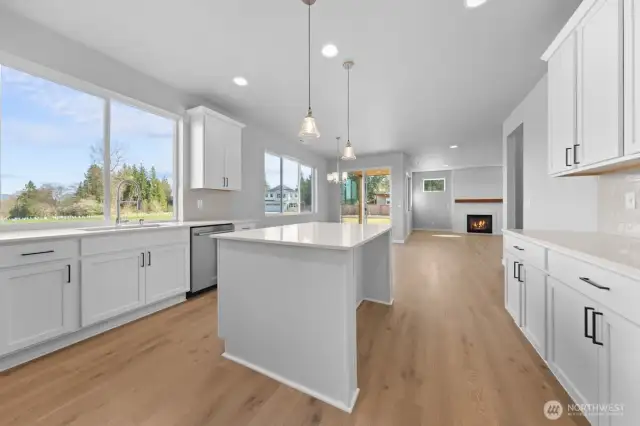 Photographs are for illustrative purposes only. Features, finishes, interior/exterior colors, landscaping and floorplan shown may vary from actual homes built.
