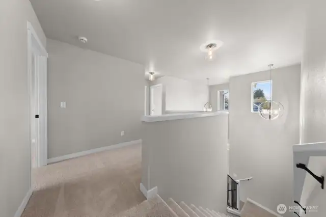 Photographs are for illustrative purposes only. Features, finishes, interior/exterior colors, landscaping and floorplan shown may vary from actual homes built.