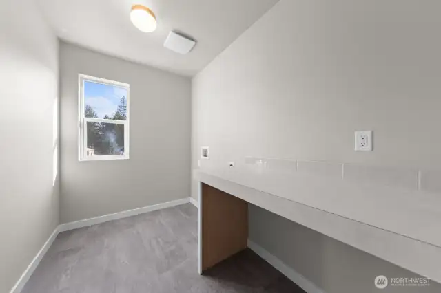 Photographs are for illustrative purposes only. Features, finishes, interior/exterior colors, landscaping and floorplan shown may vary from actual homes built.