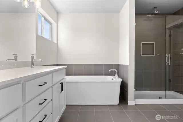 Photographs are for illustrative purposes only. Features, finishes, interior/exterior colors, landscaping and floorplan shown may vary from actual homes built.
