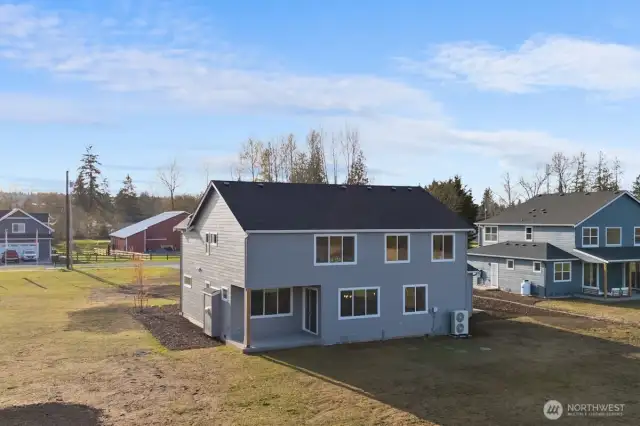 Photographs are for illustrative purposes only. Features, finishes, interior/exterior colors, landscaping and floorplan shown may vary from actual homes built.