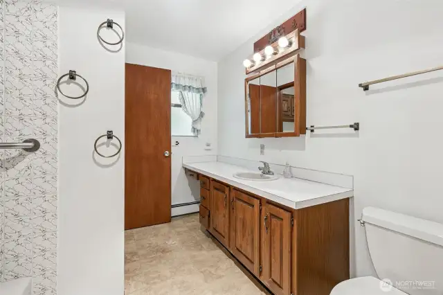 Main floor full bath