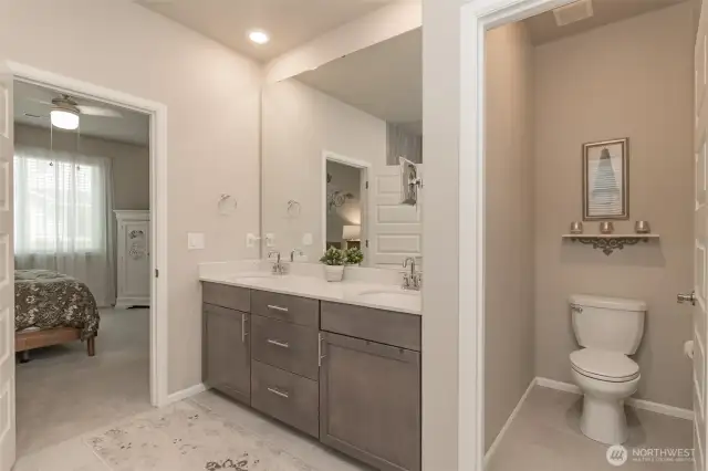 Primary ensuite with walk-in closet