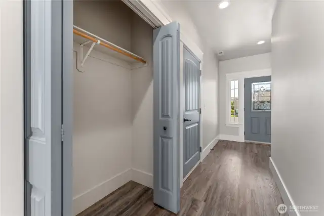 Stay effortlessly organized with abundant storage space that combines functionality with convenience