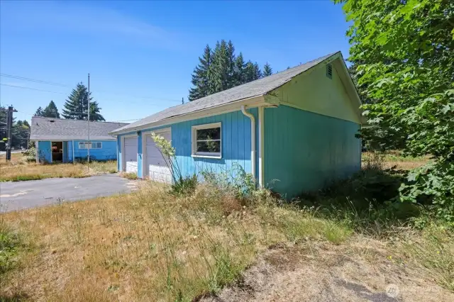 Second view detached garage.