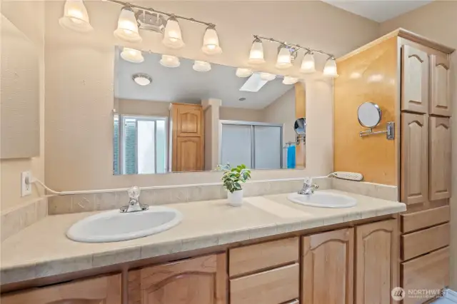 Primary bathroom with 2 sinks