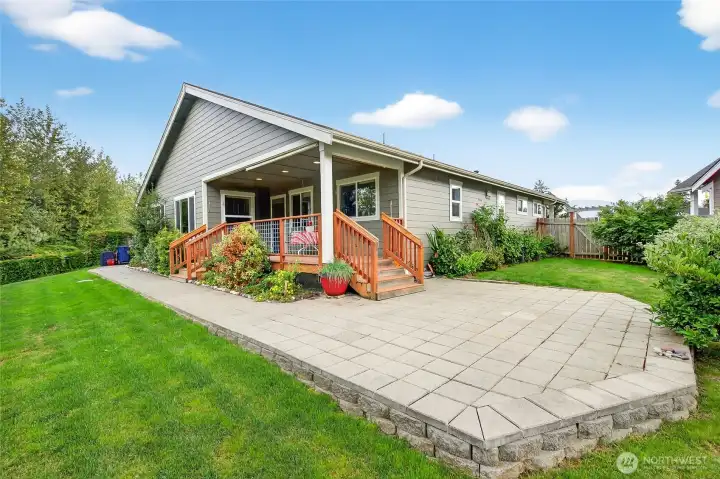 This house was built to enjoy inside and out.  Plenty of space for all your entertaining or simply relaxing and enjoying the peaceful surroundings.