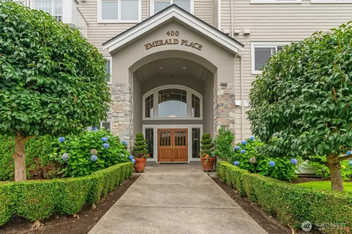 Welcome to Emerald Place!