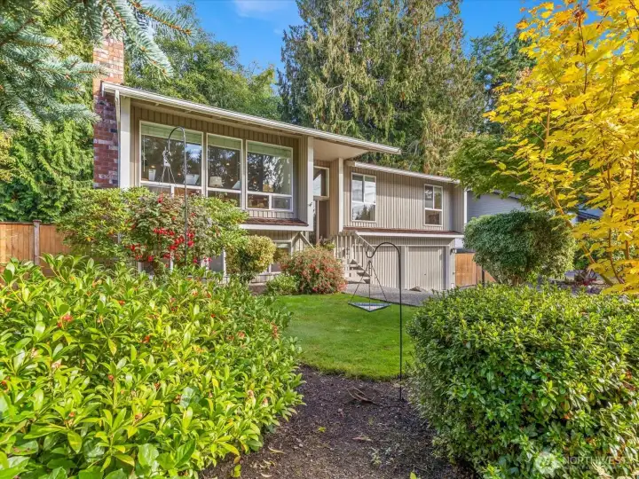 Welcome to This Gorgeous Home in Woodsound!