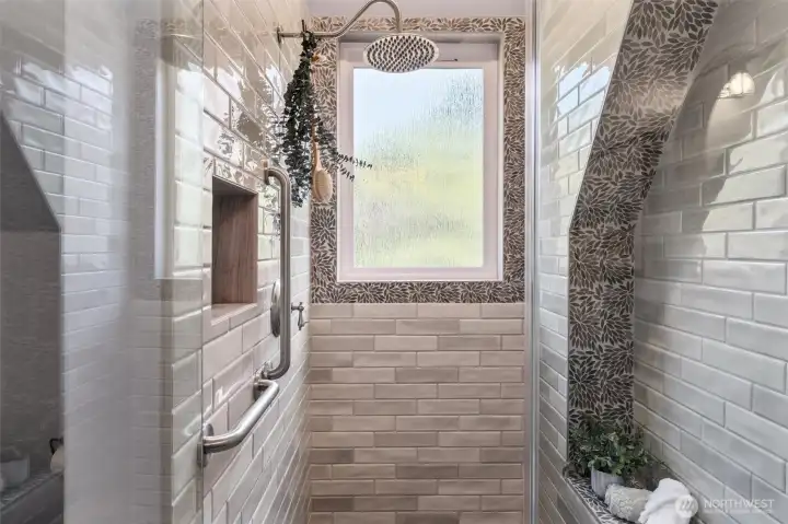 Luxurious walk in shower