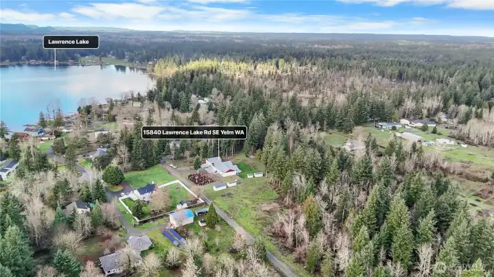 Well-situated level property with multiple versatile outbuildings