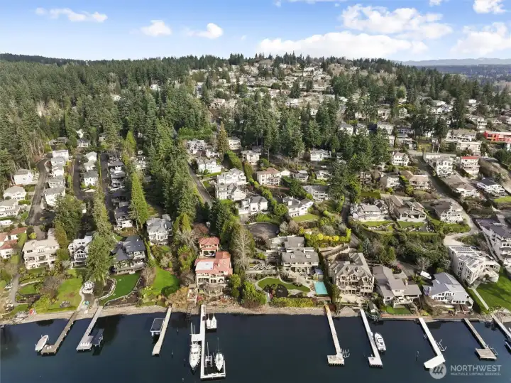 Served by award-winning Lake Washington schools.