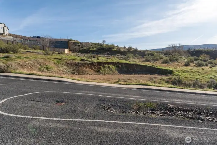 EZ access to the power, water and sewer.