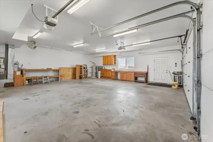 900 sq ft shop with 2 garage doors