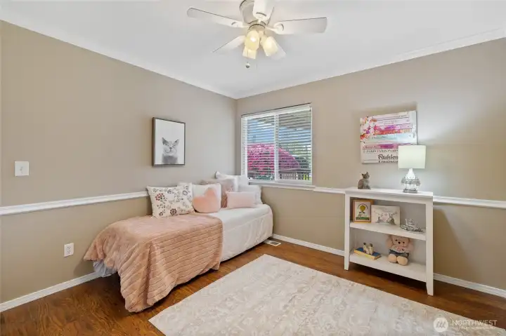 Second spacious bedroom