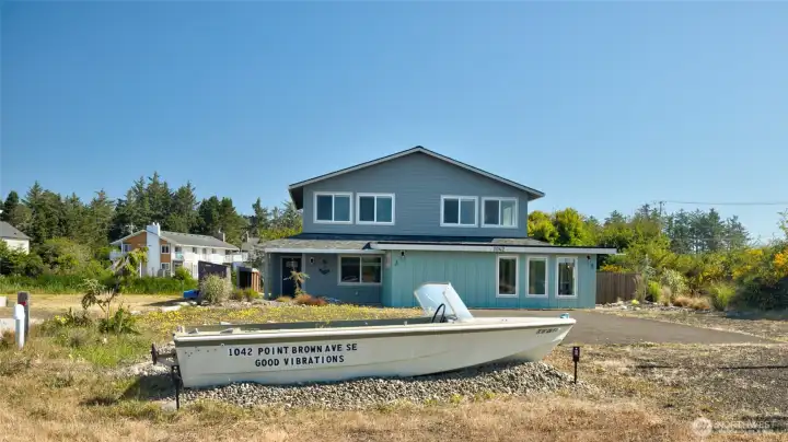 Located at the South end of town, canal front, and near trending Oyhut Bay Seaside Village!