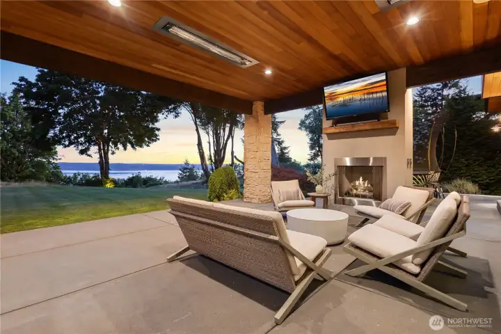 Designed for the Washington lifestyle, this heated and covered space allows for outdoor living 365 days a year.