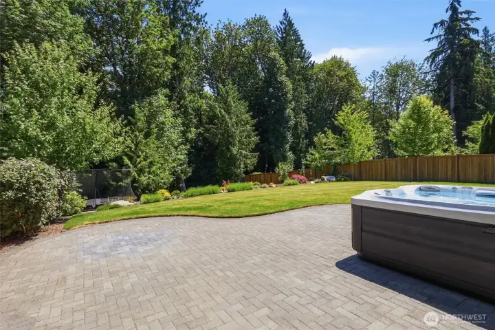 Enjoy the hot tub + view!