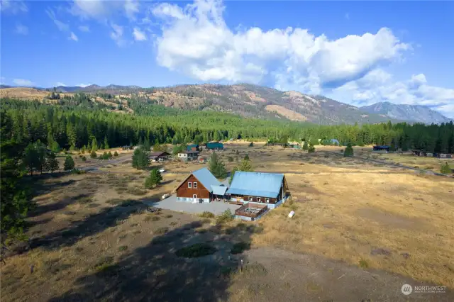 Cottonwood Meadows Community absorb surrounding Mountains and sky inspire daily runs, walks and rides. Lovely location of this Home looks due West.