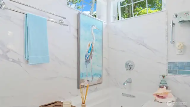 Jetted tub!