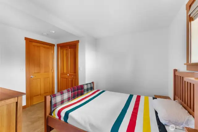 1st bedroom