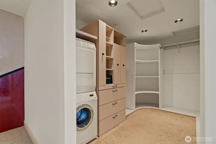 Second primary walk-in with washer/dryer.