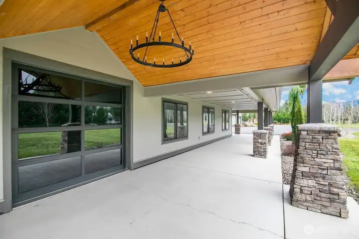 Outbuilding / Shop Covered Patio Area