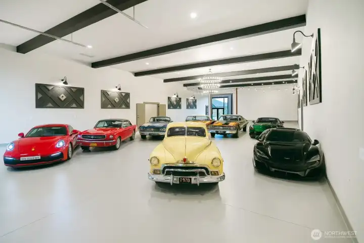 VIRTUALLY STAGED Shop / Outbuilding Area