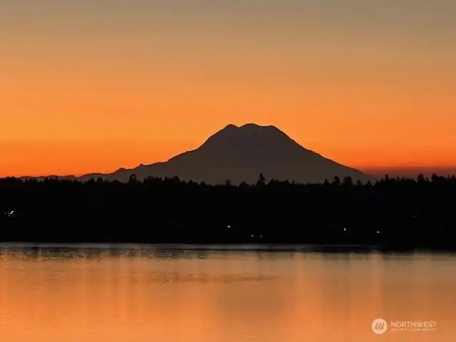 Like a postcard from every window!