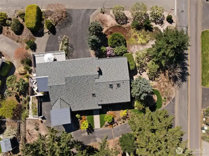 Amazing parking, corner lot and irrigation for landscaping