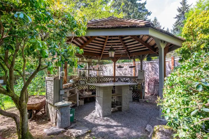 Gazebo is wired for a hot and natural gas.