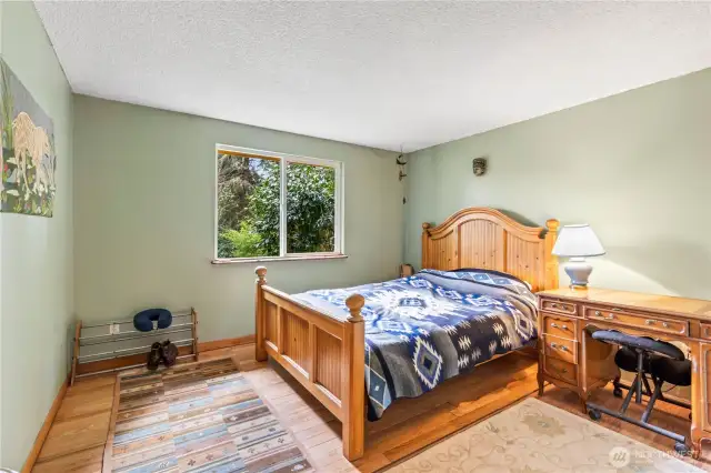 Guest bedroom