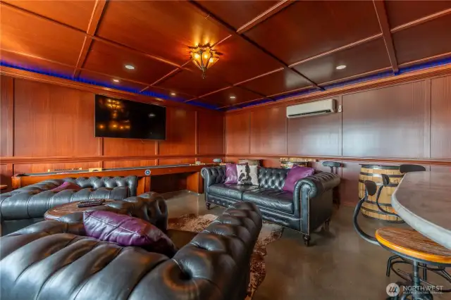 Garage converted in a sexy speakeasy.