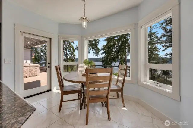 Enjoy morning coffee, views and watch the bald eagles soar from your dining nook