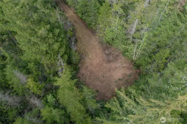 This turnaround is located on the upper loop of Lot 7 - just steps from the DNR border!