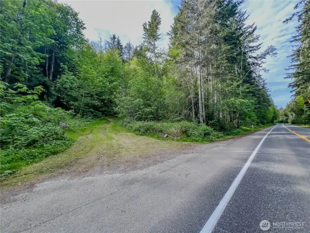 Nice easy entry through an easement via Ayock off of Hwy 101