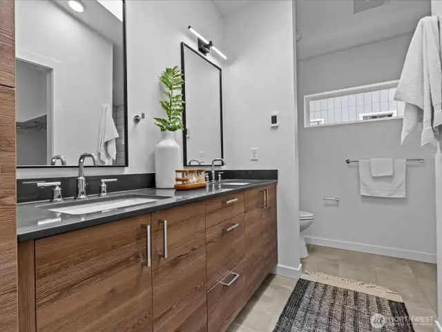 Dual vanity sinks