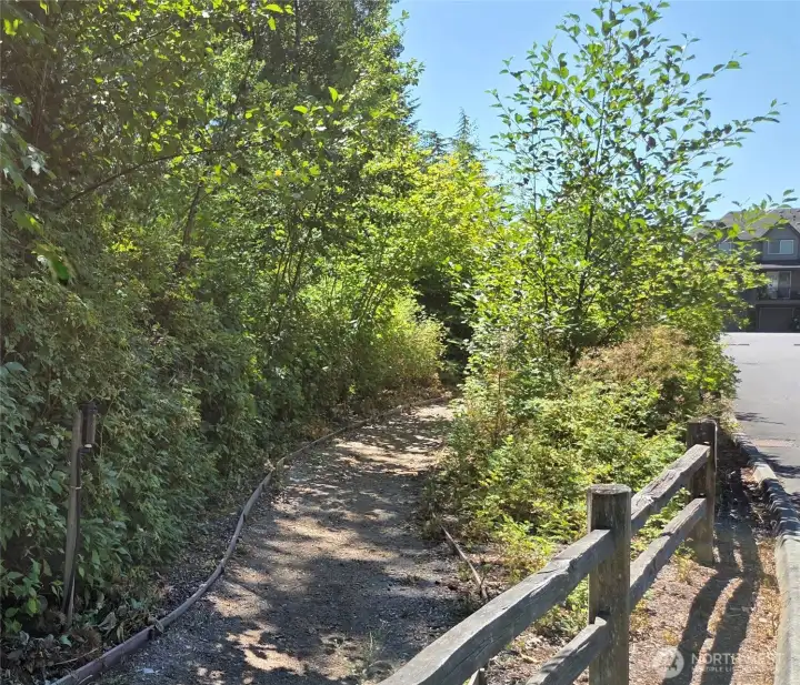 More Walking Trails.South Everett Park & Ride Transit Bus just blocks away off 112th. Costco 2 1/2 Blocks away
