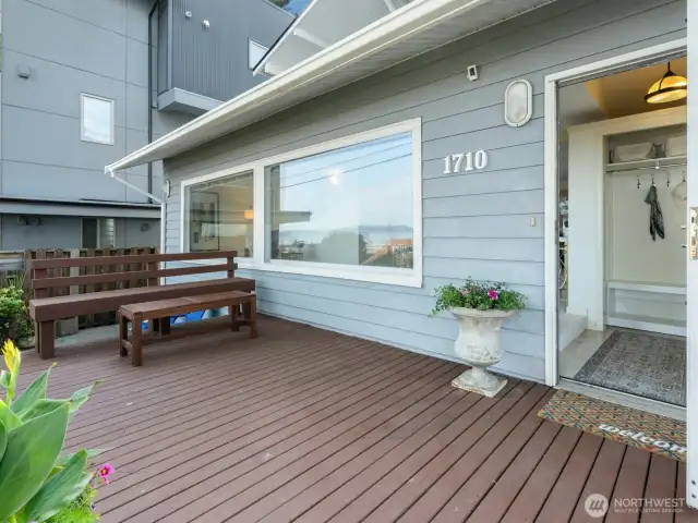 Front Deck of the home, a great place to relax in the morning or to check if the tide is low. You can watch the Bremerton and Southworth Ferries cross every hour during the day
