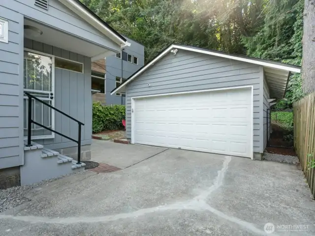 Single door garage that can fit two(2) cars