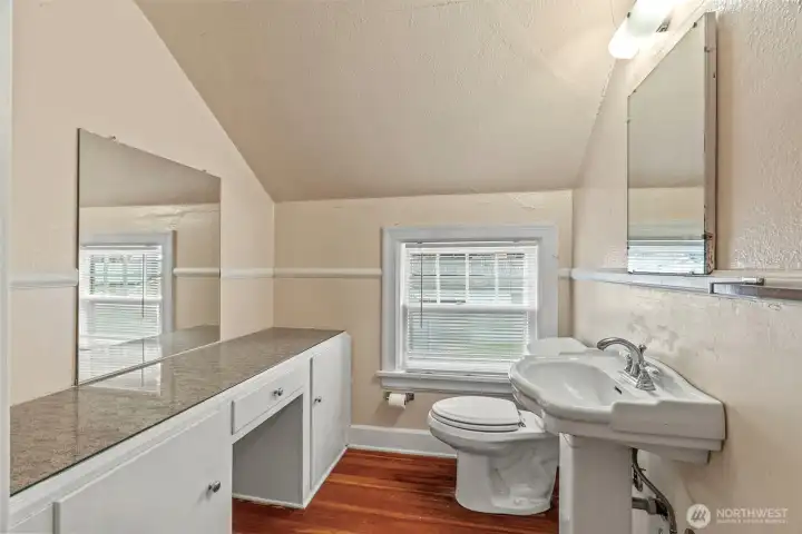 Upper level bathroom.