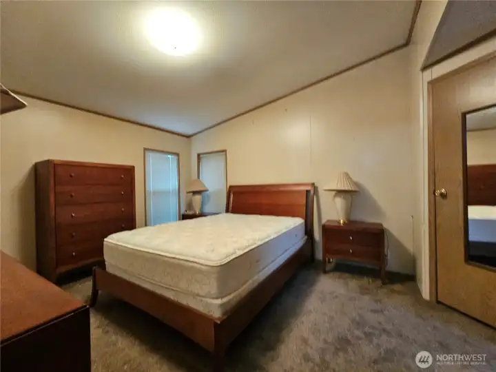 Quality Bedroom Set can stay if Buyer wants it!