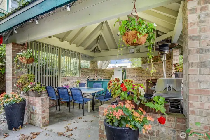 Common outdoor entertaining area