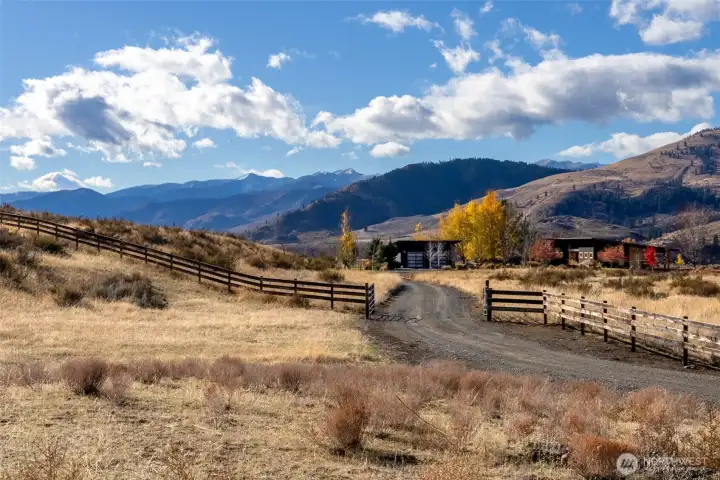 The house and guest house are perfectly situated to maximize both intimate and grand valley views.